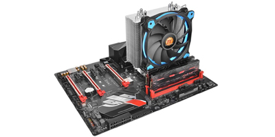 CPU-Kühler auf dem Mainboard