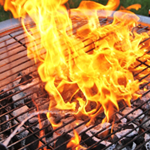 Feuer auf Holzkohlegrill