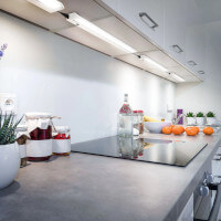 LED-Lichtleisten im Arbeitsbereich