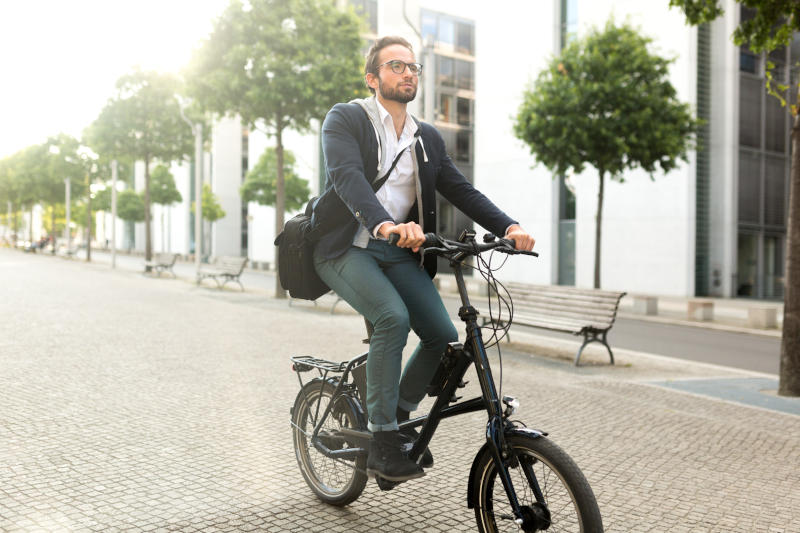 Mit einem E-Bike kommst du entspannt an jedem Ort an und handelst dabei noch im Sinne der Umwelt.