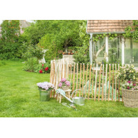 Staketenzaun im Bauerngarten