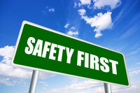 Safety-First-Schild