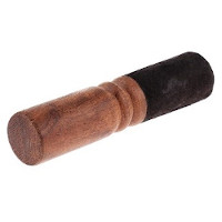 Schlägel aus Holz mit Leder-Überzug