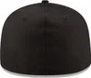 A plain black baseball cap shown from the back. Produktbild-Vorschau
