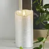 LED Stumpenkerze RUSTIC - Echtwachs - warmweiße 3D Flamme - H: 15cm - Batterie - Timer - silber Anteprima dell’immagine prodotto