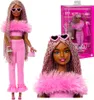Barbie Fashionistas Deluxe Style-Puppe Nr. 4 mit weichem Produktbild-Vorschau 10