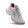 La Sportiva Bushido III Woman Trailrunning-Schuh in Grau und Pink; Low Cut; mit rutschfester Sohle und atmungsaktivem Obermaterial. Náhled obrázku produktu