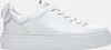 A white leather sneaker with a platform sole is shown from the side against a white background. Produktbild-Vorschau