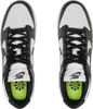 A top-down view of two Nike Dunk Low Next Nature sneakers. Anteprima dell’immagine prodotto