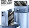 A blue foldable phone case with an integrated stand is displayed on a metallic blue surface. Produktbild-Vorschau