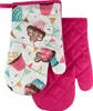 A pair of oven mitts with a cupcake pattern. Anteprima dell’immagine prodotto