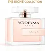 A studio shot of a perfume bottle. Produktbild-Vorschau