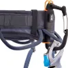Dunkelblauer Petzl Corax Lt Klettergurt mit schwarzem Karabiner und silbernem Sicherungsgerät Produktbild-Vorschau
