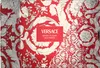 A close-up view of a product box with a floral and baroque pattern. Anteprima dell’immagine prodotto