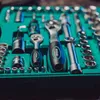 Werkzeugkoffer 110tlg 1/2" 1/4" mit Knarre aus Produktbild-Vorschau 7
