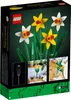 The back of a LEGO box showing a set of daffodils, with smaller images of the assembled product in a vase. Náhled obrázku produktu