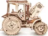 A wooden model tractor. Náhled obrázku produktu
