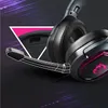 Close-up of a gaming headset with a wireframe overlay on the microphone. Anteprima dell’immagine prodotto