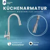 A kitchen faucet is shown with text and icons highlighting its features. Produktbild-Vorschau