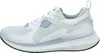 A side view of a single white and gray sneaker. Anteprima dell’immagine prodotto
