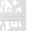 A close-up view of a white room divider with decorative cutouts. Voir les images du produit