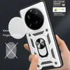 A hand is holding a phone case with a ring holder and camera protection, with text overlays indicating features. Produktbild-Vorschau