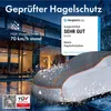A car cover is shown in a rainy environment, with hail falling. A building and a pool are in the background. There are certifications and awards displayed. Produktbild-Vorschau