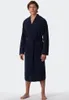 A man wearing a navy blue bathrobe. Voir les images du produit