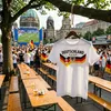 Deutschland T Shirt mit Schriftzug Fan Shirt Fußball EM WM Produktbild-Vorschau 3