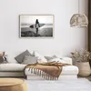 Gerahmtes Poster - Rahmen in heller Eiche - Frau Strand Produktbild-Vorschau 7
