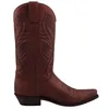 Auf dem Bild ist ein brauner Stiefel von der Seite zu sehen. Der Stiefel hat eine robuste Optik und eine auffällige Schnürung. Produktbild-Vorschau