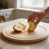 Runde Holzschneidebrett aus Buchenholz 28 cm mit Rille zum Produktbild-Vorschau 7