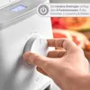 A hand is turning a dial on a white blender, with a graphic overlay describing its functions. Produktbild-Vorschau