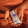 L'Occitane Crème pour les mains à la lavande Voir les images du produit 11