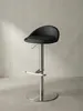 Detailansicht der gebürsteten Edelstahl-Bodenplatte des Barhockers, die für extrem sicheren Stand und eine minimalistische Ästhetik sorgt._#sku_SAFWL1.281# Produktbild-Vorschau
