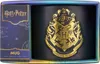 A Harry Potter Hogwarts Crest mug and its packaging. Náhled obrázku produktu