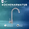 A modern gray kitchen faucet is displayed against a gradient blue background with text overlays describing its features. Anteprima dell’immagine prodotto