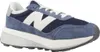A studio shot of a single New Balance sneaker. Náhled obrázku produktu