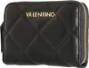 A black quilted wallet with gold lettering that says VALENTINO. Náhled obrázku produktu