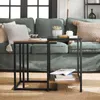 Zwei stapelbare SoBuy Couchtische FBT99-F vor grüner Couch mit Deko-Objekten Podgląd zdjęcia produktu