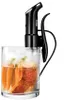 Ein schwarzer Sous Vide Stick Time von Unold ist an einem durchsichtigen, mit Wasser gefüllten Behäl Produktbild-Vorschau