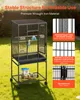 A bird cage is shown outdoors on a grassy lawn, with descriptive text overlays highlighting its features. Anteprima dell’immagine prodotto