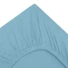 A close-up view of a light blue fitted sheet with elastic gathering. Produktbild-Vorschau