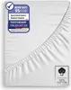 A folded white fitted sheet with elasticated edges, shown from an angle. Produktbild-Vorschau