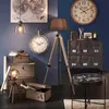 Lampadaire RUNO avec abat-jour gris, en bois, hauteur 145 Voir les images du produit 2