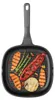 A top-down view of a grill pan with various vegetables cooked on it. Voir les images du produit