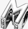 A close-up, studio shot of a silver letter 'M' charm. Anteprima dell’immagine prodotto