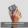 A hand holding an iPhone with a black case, against a light gray background. Anteprima dell’immagine prodotto