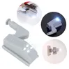 Lampka oświetlenie do szafki LED na zawias 3 LED z baterią Podgląd zdjęcia produktu 3