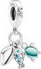 A close-up studio shot of a silver Pandora charm with sea-themed pendants. Anteprima dell’immagine prodotto